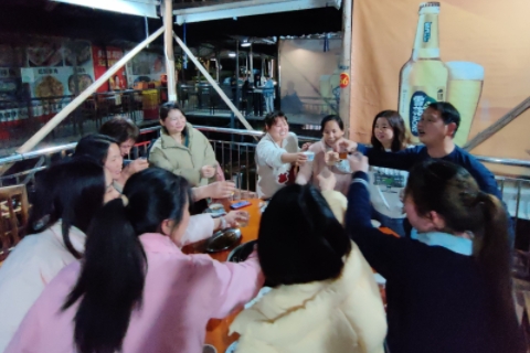 松记钮扣制品有限公司三八妇女节 聚餐活动圆满举行