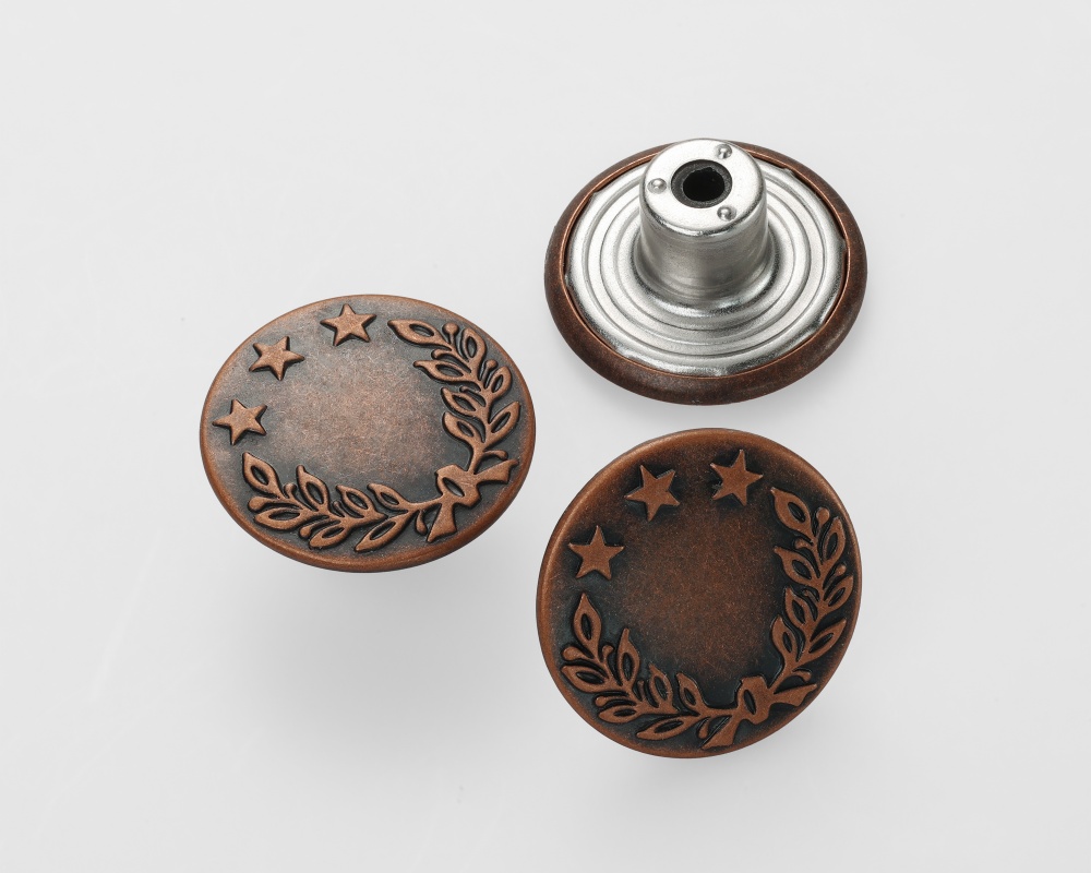 源头厂家如何展示金属纽扣的定制样品效果？