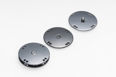 源头工厂如何保障金属钮扣的电镀层附着力耐久性？