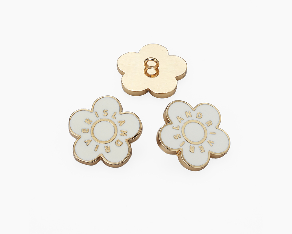 服装辅料金属纽扣的作用和价值