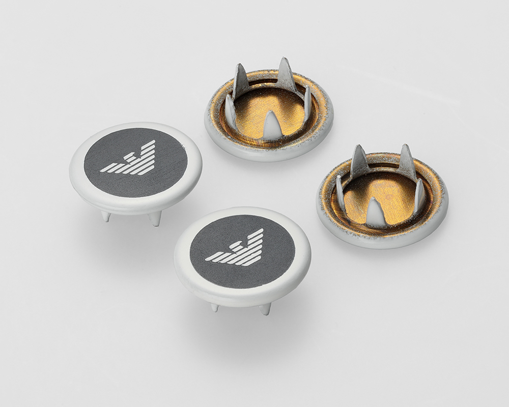 奢侈品金属纽扣常用材质解析