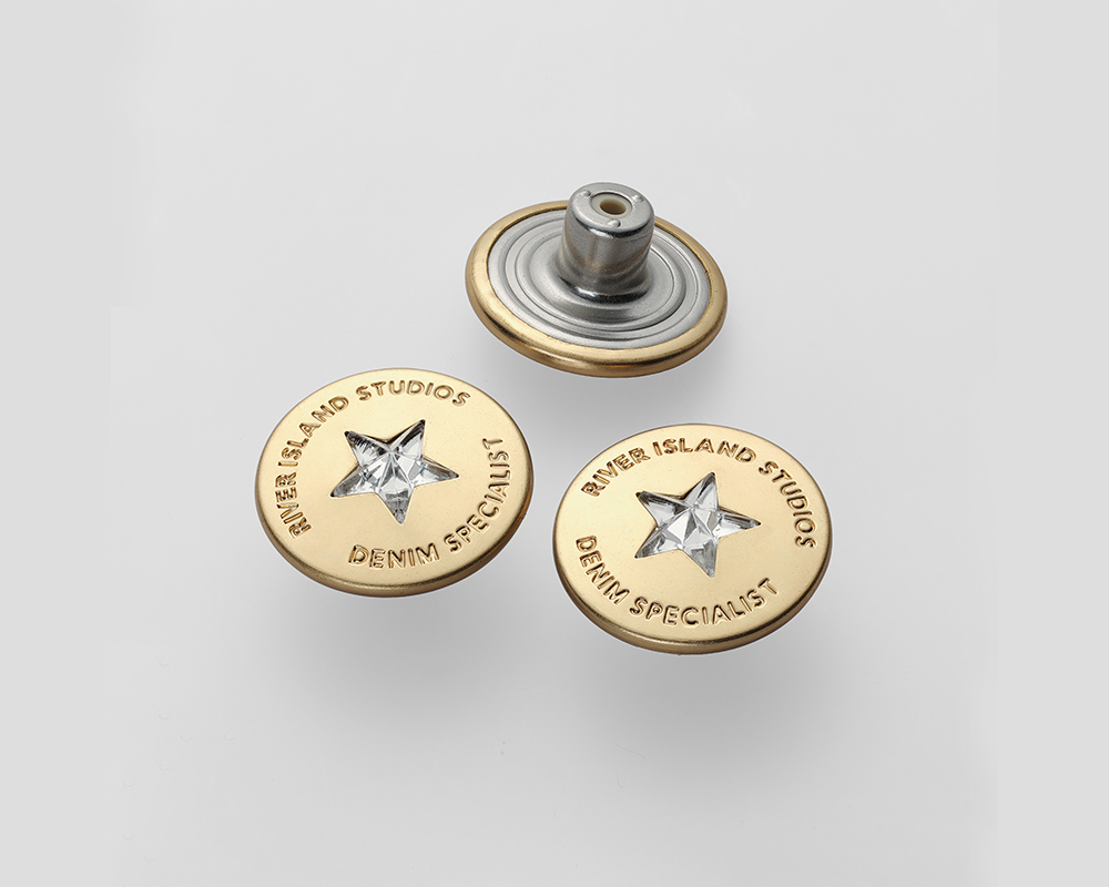 服装行业定制金属纽扣需要注意什么？