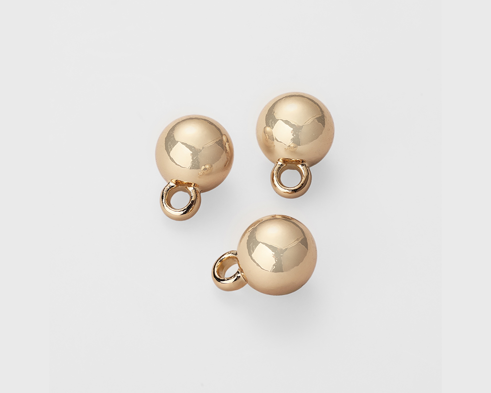 为什么女装大衣定制中纽扣很关键?知名厂家解析