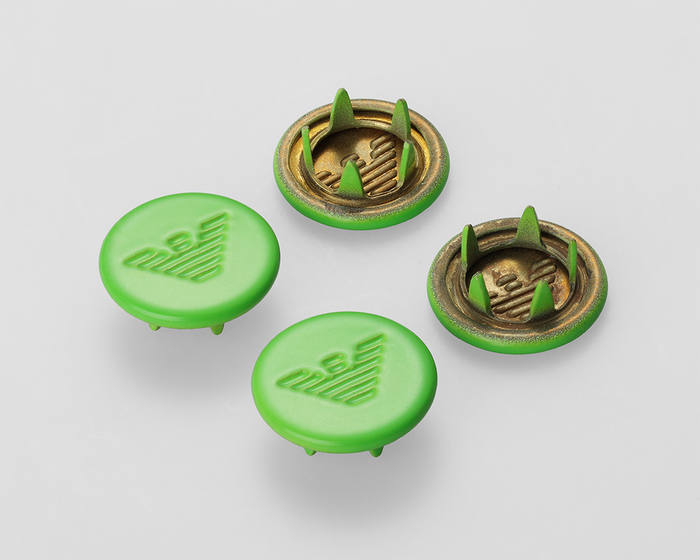 松记为Armani品牌定制的金属纽扣案例