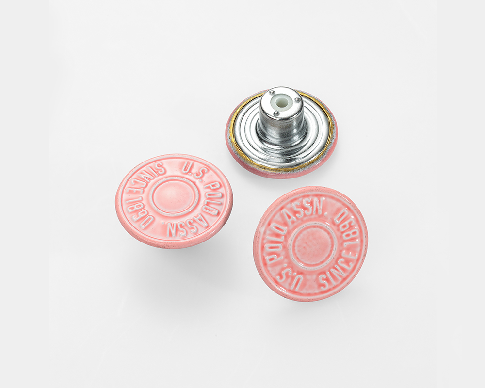 金属纽扣源头工厂如何实现个性化颜色定制？