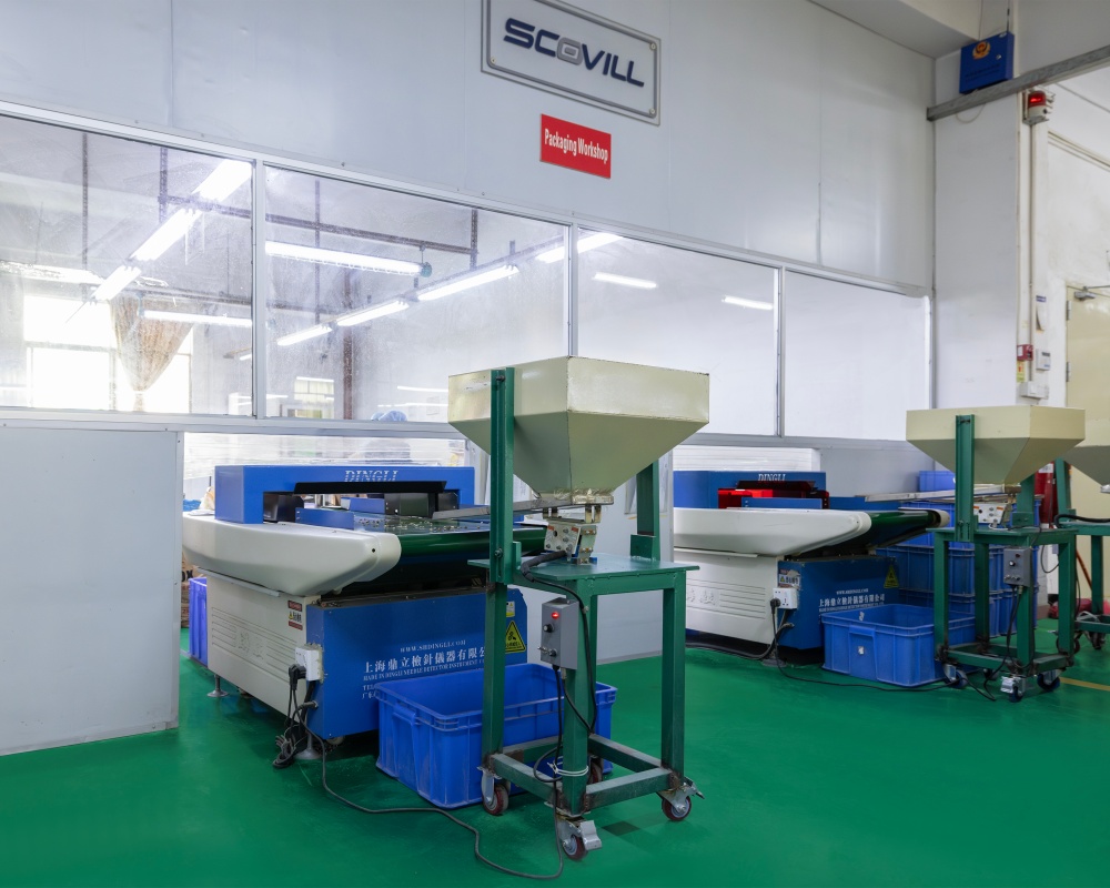 金属钮扣工厂,纽扣厂家,如何平衡金属钮扣的材质硬度与韧性