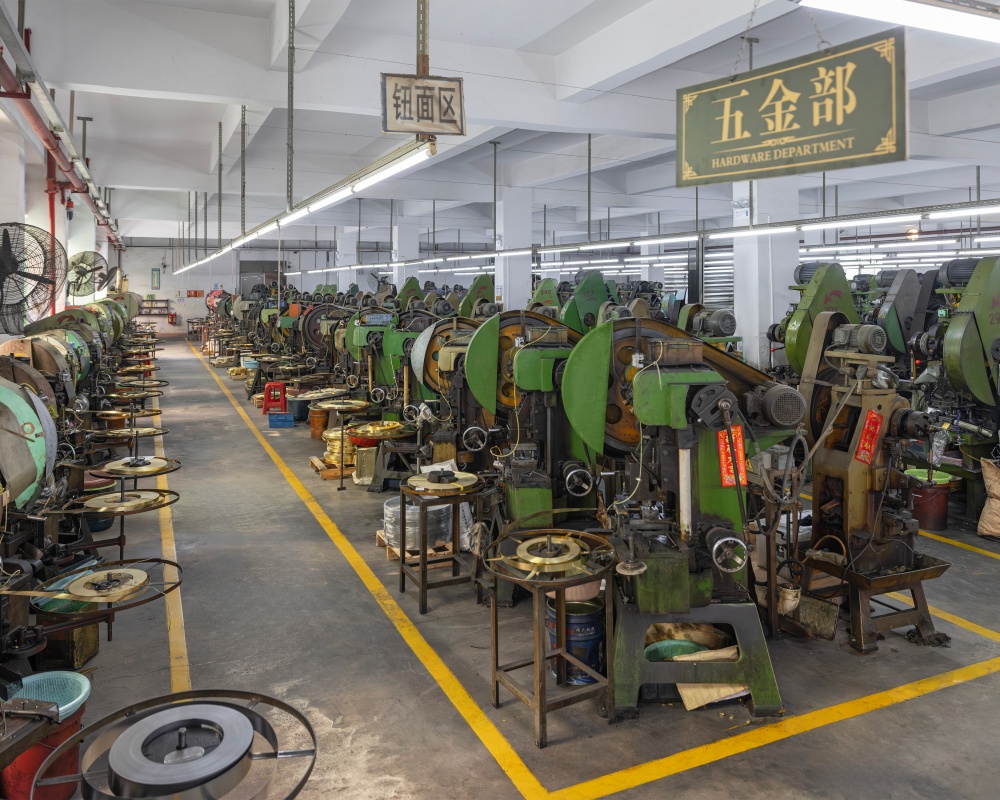 纽扣源头厂家,金属钮扣定制,纽扣源头厂家如何承接金属钮扣的急单定制服务