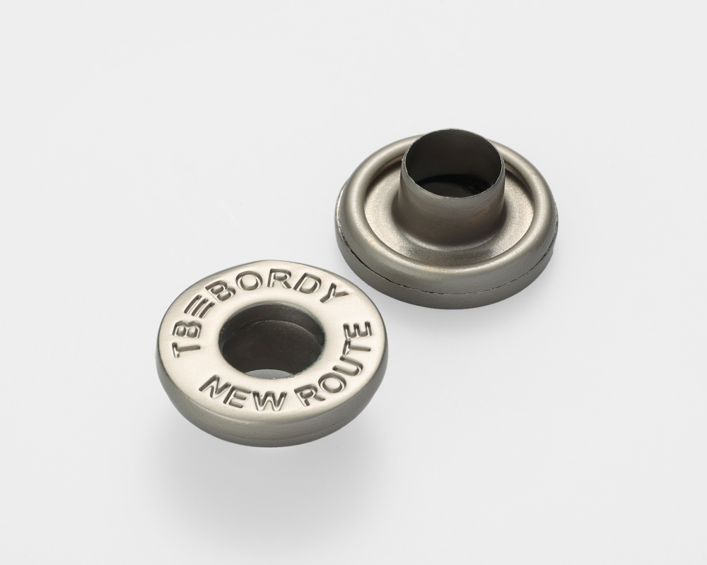 源头厂家如何展示金属纽扣的定制样品效果？（第971篇）