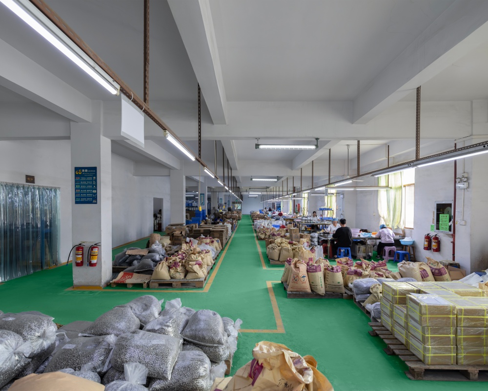 源头工厂如何满足金属钮扣的卡通造型定制需求？