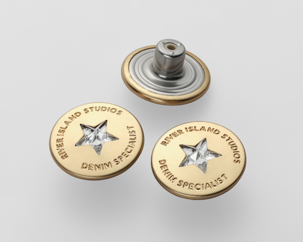 松记钮扣科普：皮具工厂如何为皮具选择装饰性金属纽扣？（第1016篇）