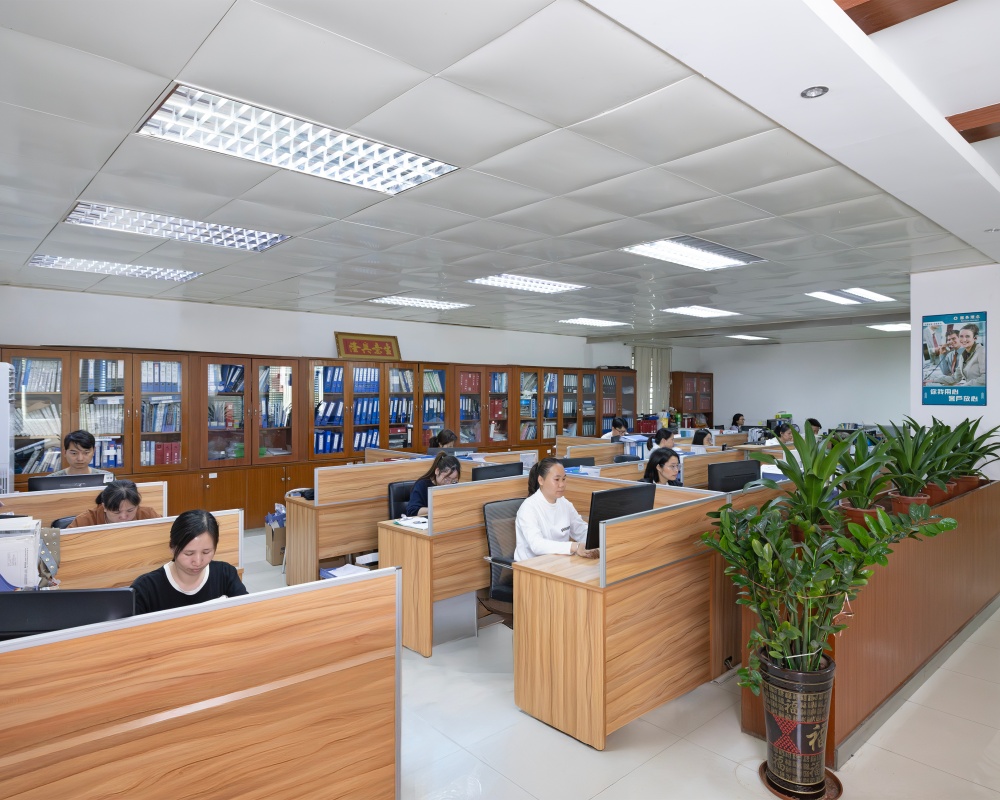 服装金属纽扣工厂,休闲服装金属纽扣,如何为休闲服装选择百搭金属钮扣？