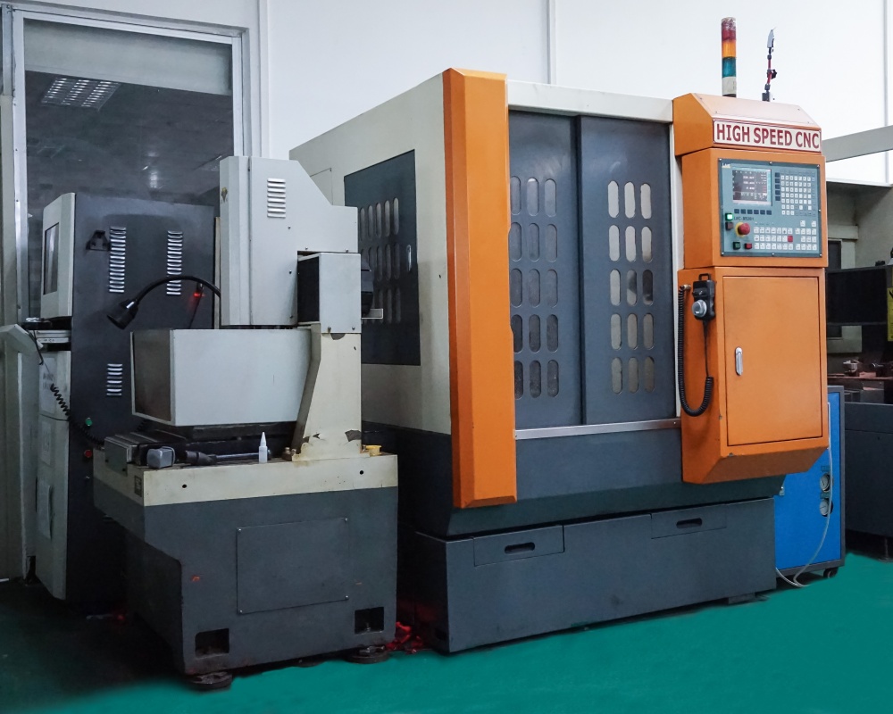 松记钮扣科普：皮具工厂如何为皮具选择装饰性金属纽扣？（第1016篇）